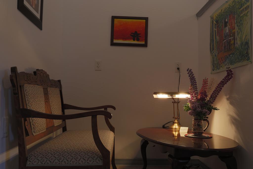 Meems Elliston B&B Exterior photo