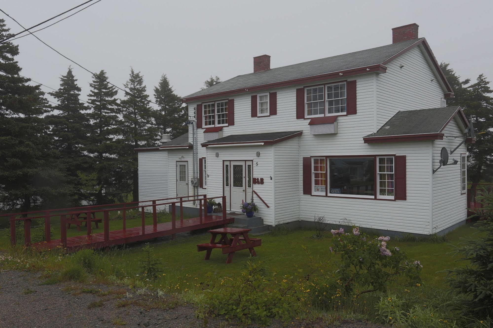 Meems Elliston B&B Exterior photo