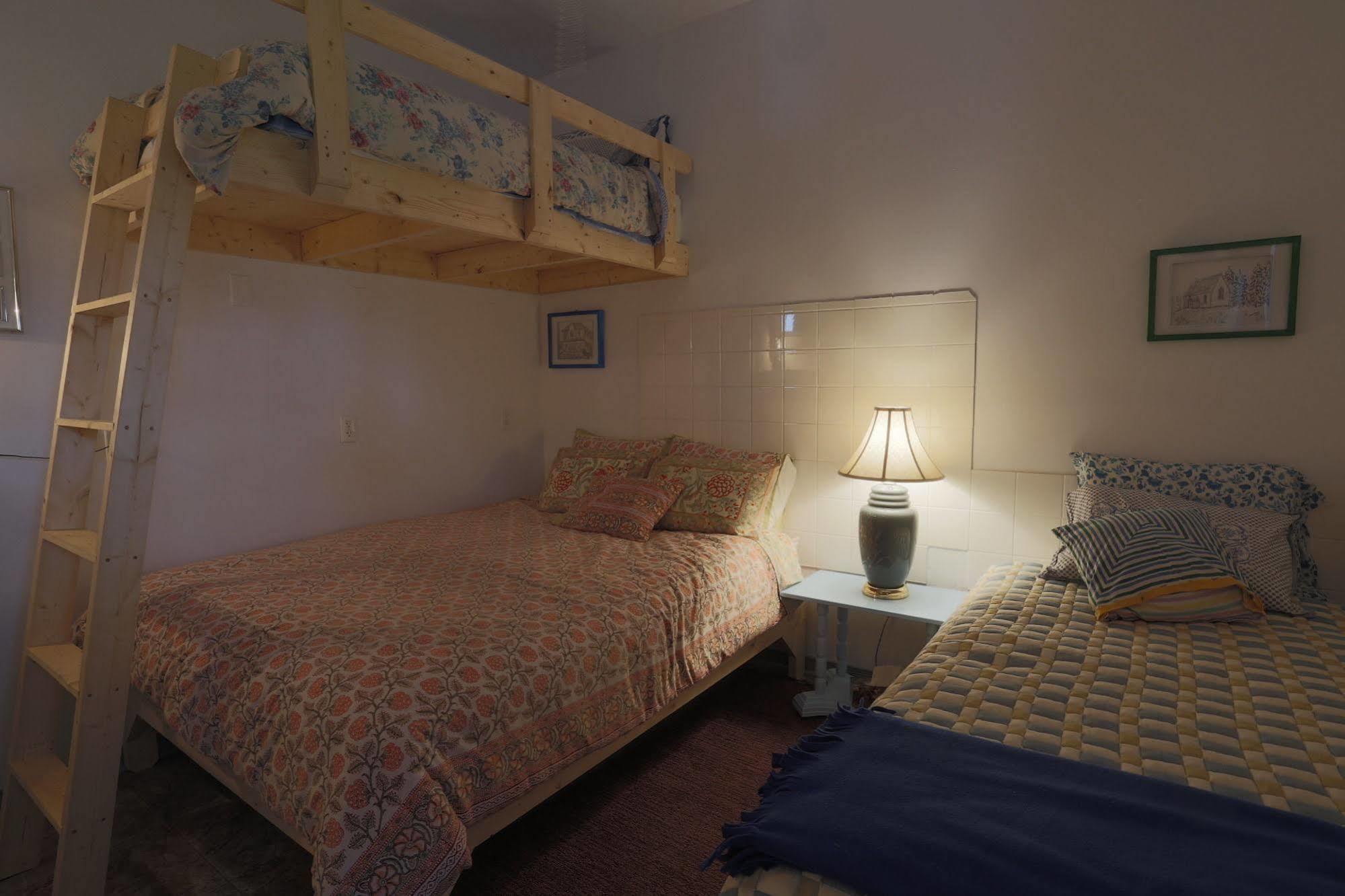 Meems Elliston B&B Exterior photo