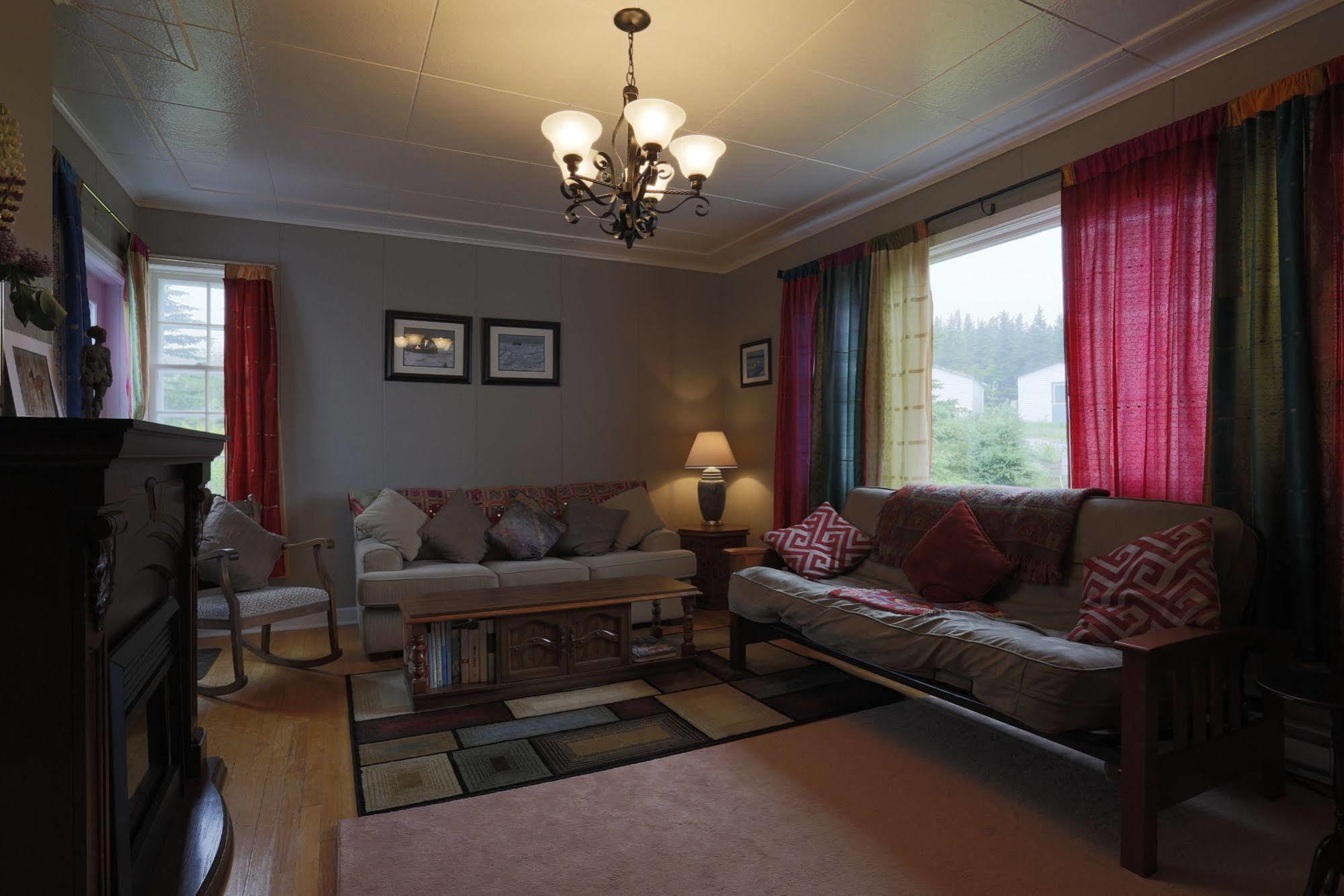 Meems Elliston B&B Exterior photo